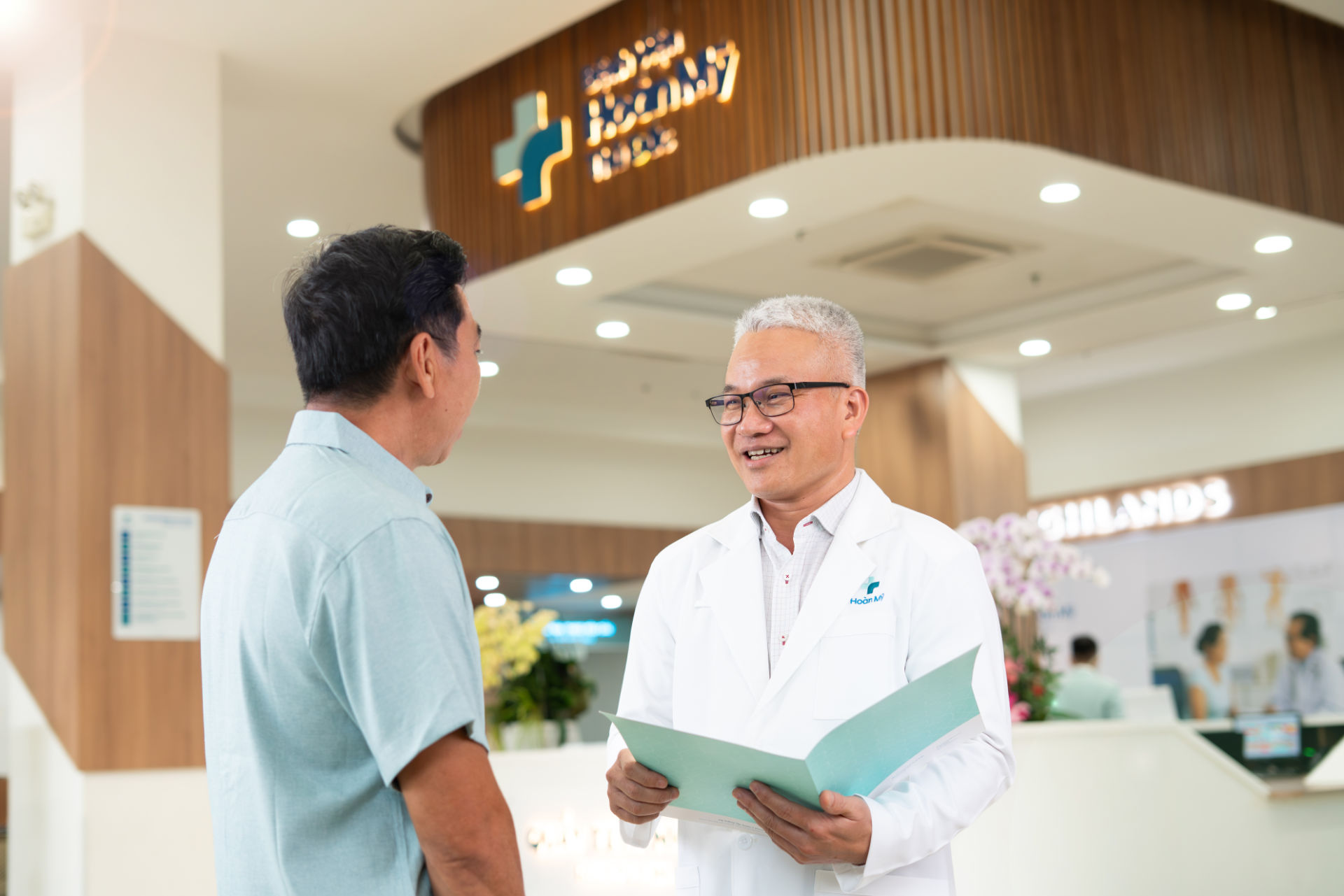 Chính sách quà tặng Banner Main Illustration