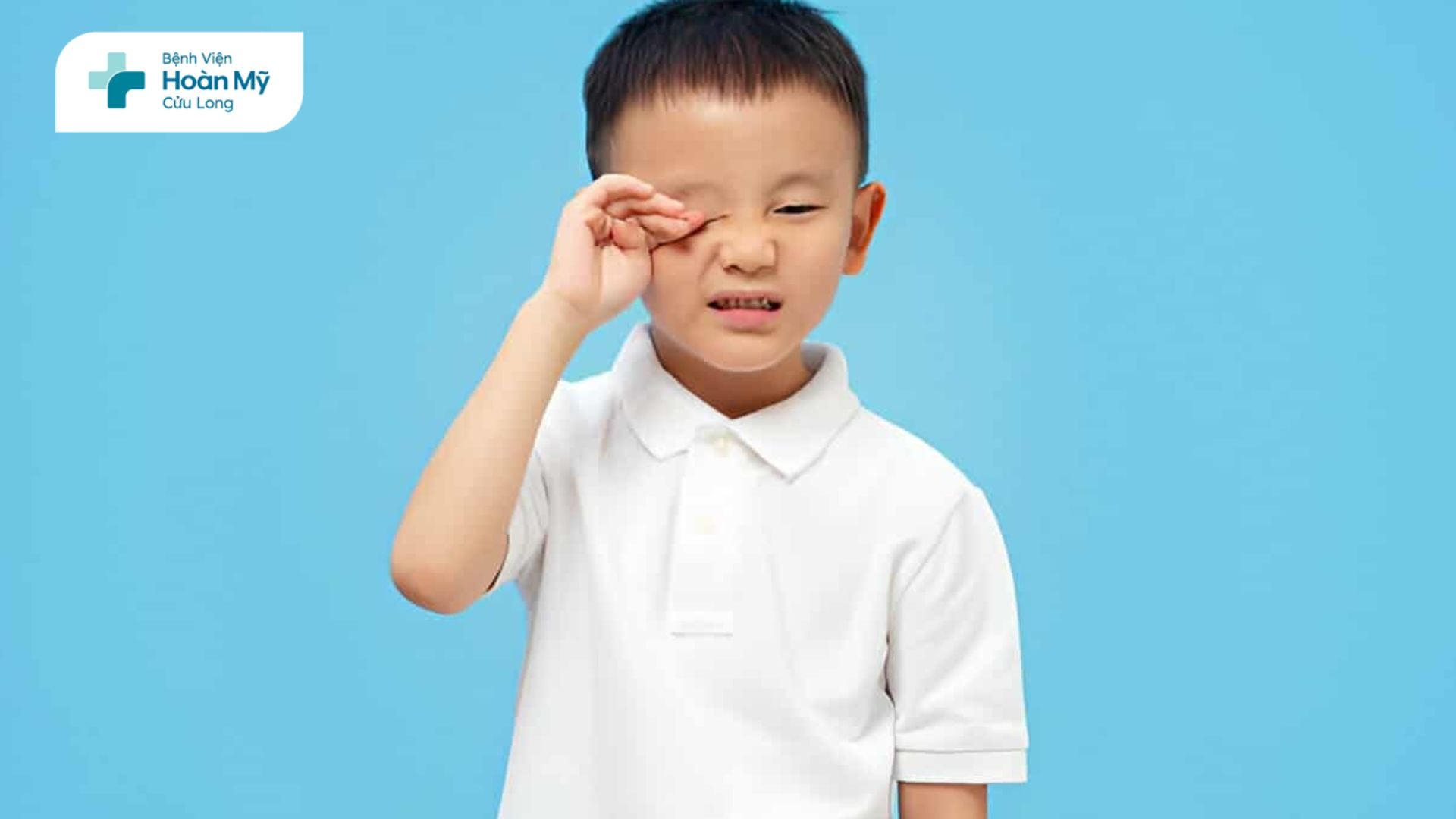 Trẻ chớp mắt liên tục, hay nháy mắt thái quá: Có nguy hiểm không?